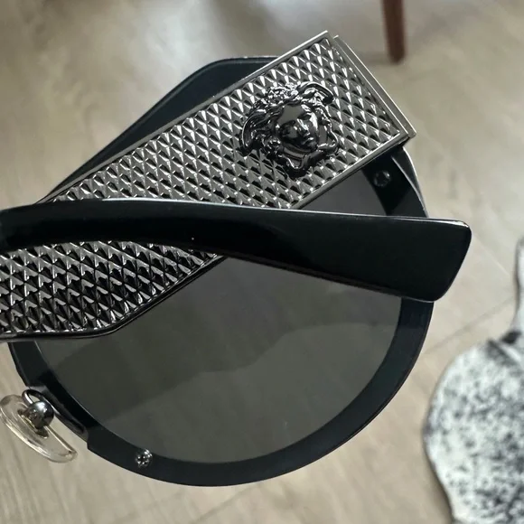 VERSACE Metal Aviator Sunglasses - Picture 5 of 7